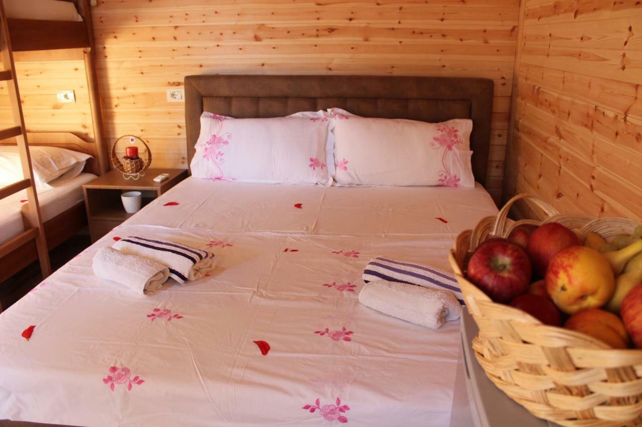 Frida Villa Himare