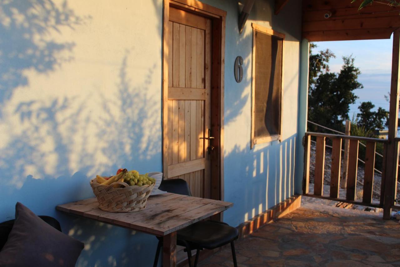 Frida Villa *